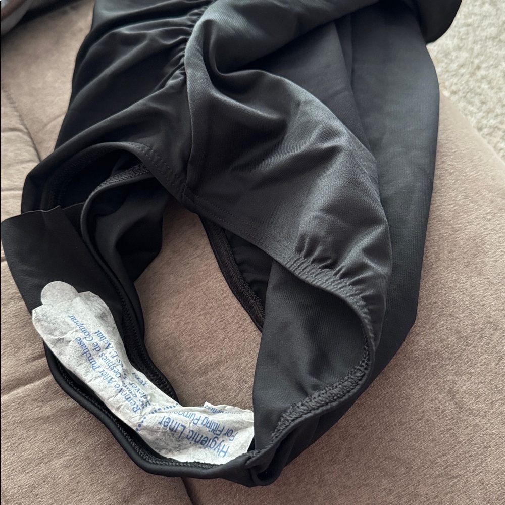 NWOT Miraclesuit Black Siren One Piece - Picture 12 of 12